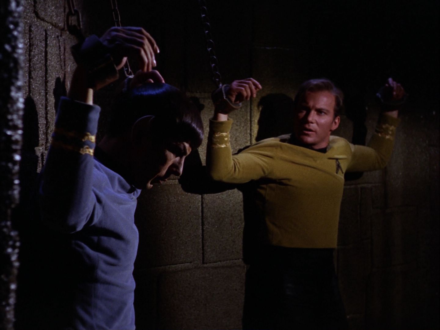 ariane179254_StarTrek_2x07_Catspaw_0935.jpg