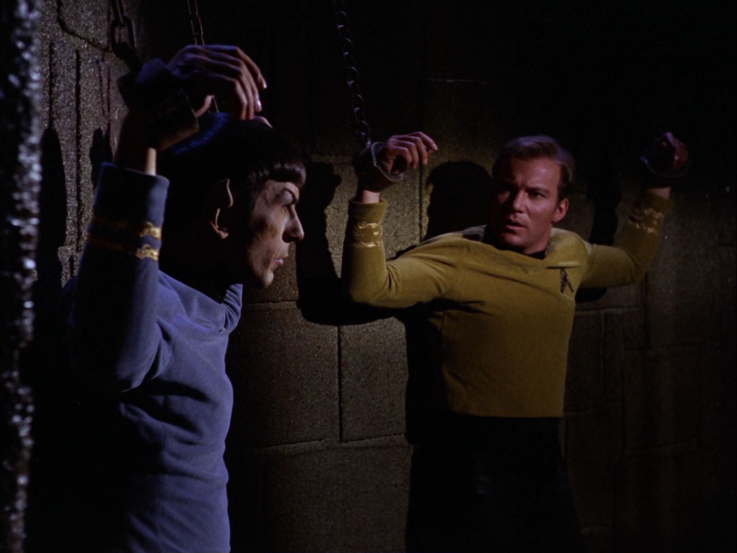 ariane179254_StarTrek_2x07_Catspaw_0936.jpg