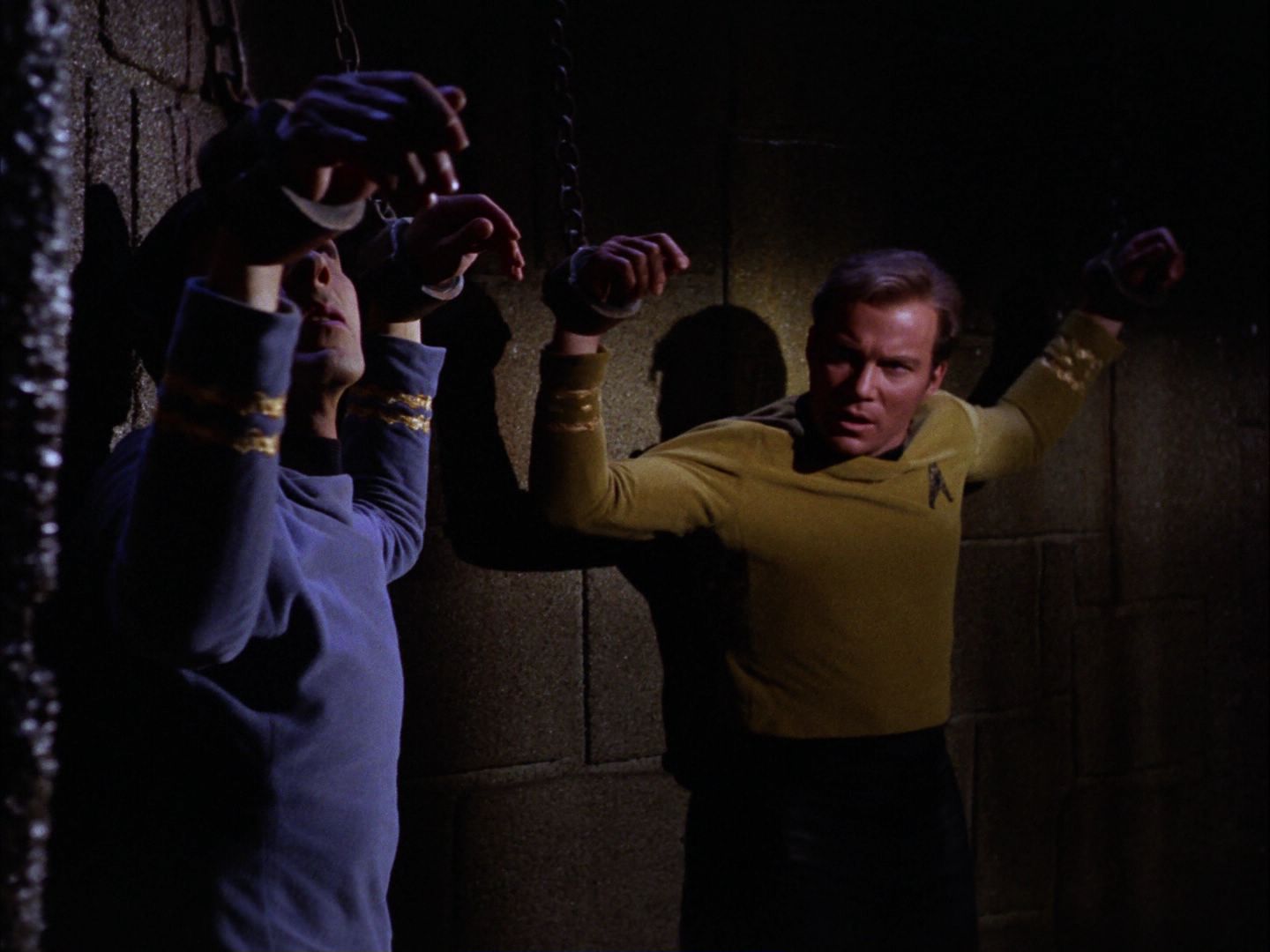 ariane179254_StarTrek_2x07_Catspaw_0940.jpg