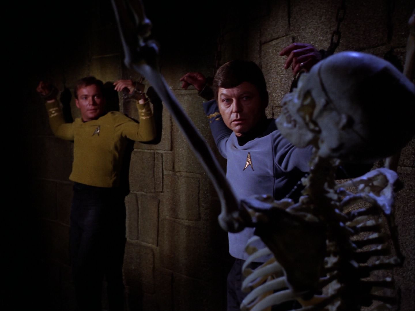 ariane179254_StarTrek_2x07_Catspaw_0949.jpg
