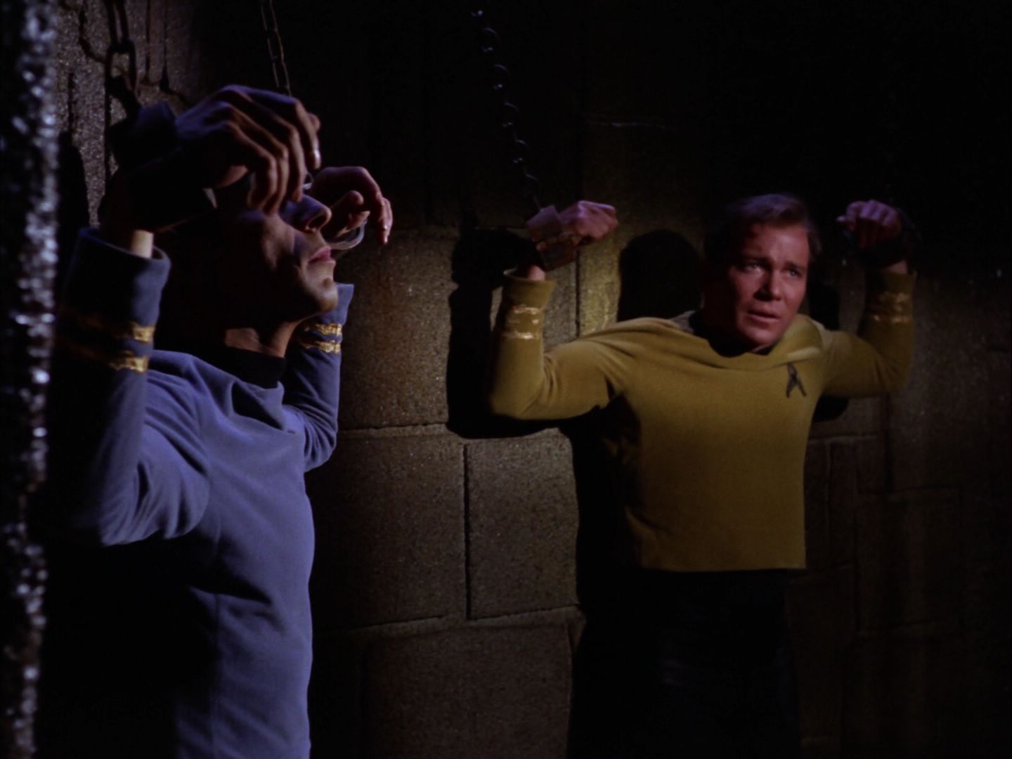 ariane179254_StarTrek_2x07_Catspaw_0963.jpg