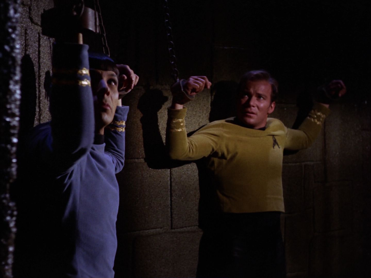 ariane179254_StarTrek_2x07_Catspaw_0978.jpg