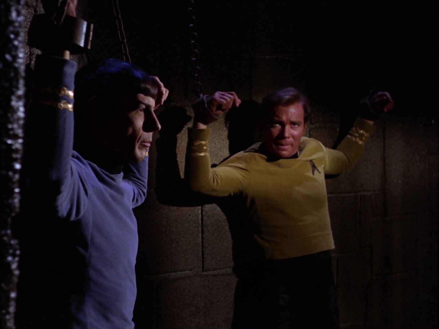 ariane179254_StarTrek_2x07_Catspaw_0980.jpg