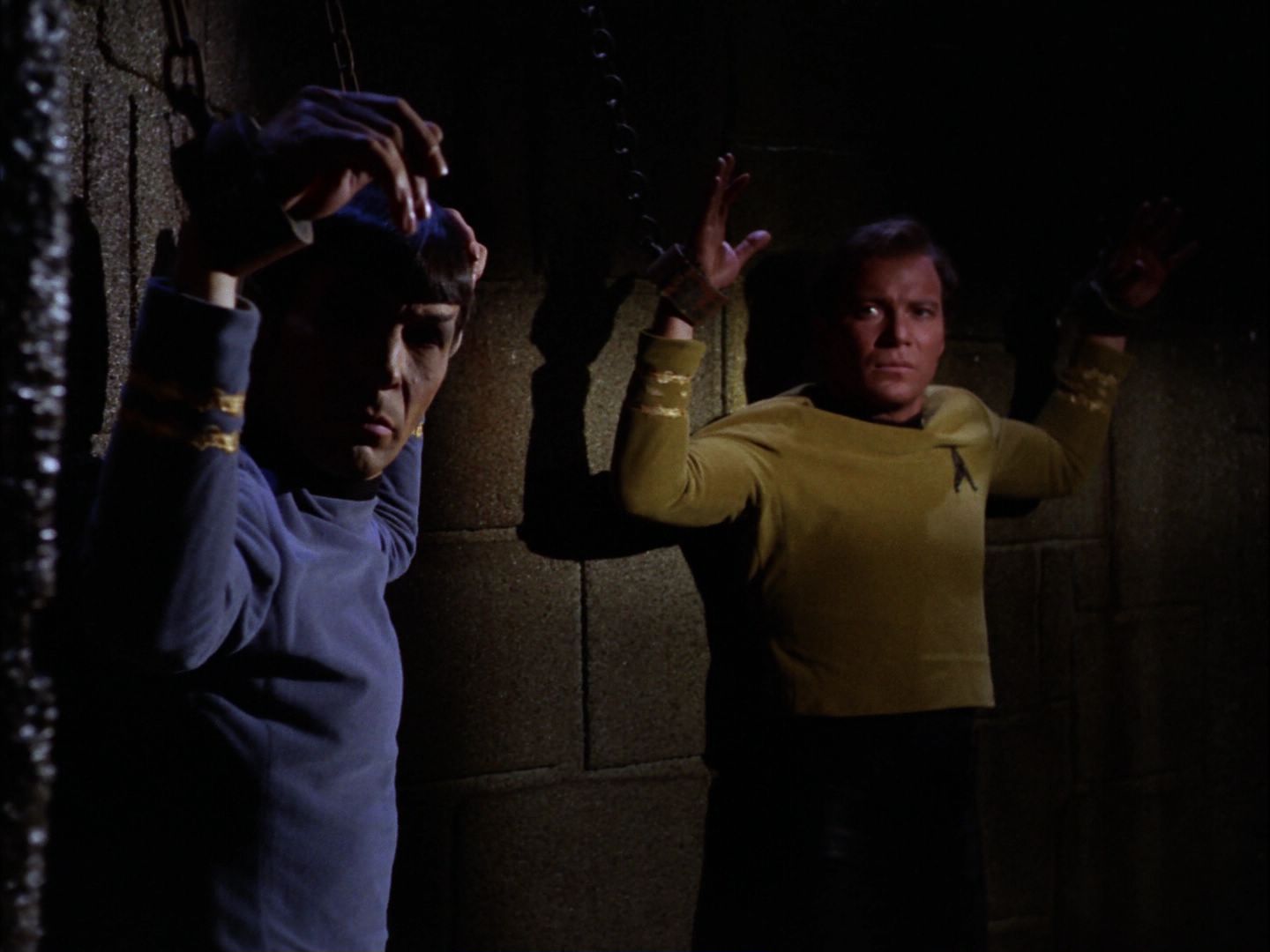 ariane179254_StarTrek_2x07_Catspaw_1015.jpg