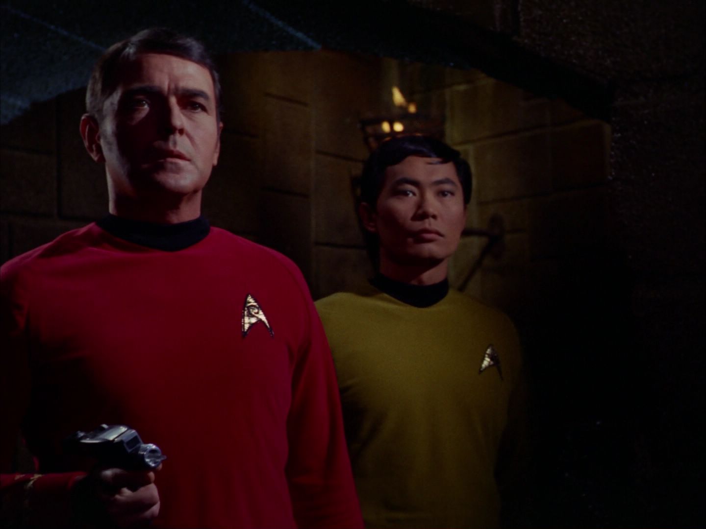 ariane179254_StarTrek_2x07_Catspaw_1030.jpg