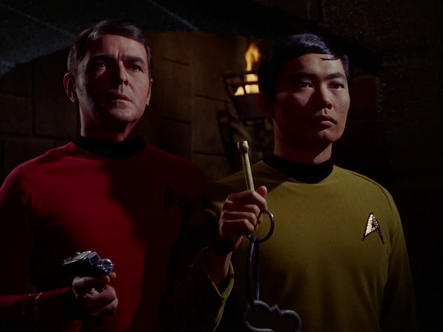 ariane179254_StarTrek_2x07_Catspaw_1102.jpg
