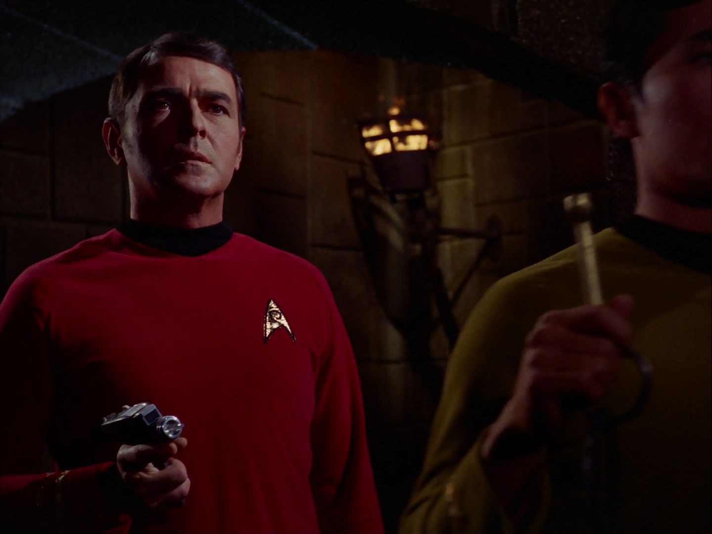 ariane179254_StarTrek_2x07_Catspaw_1103.jpg