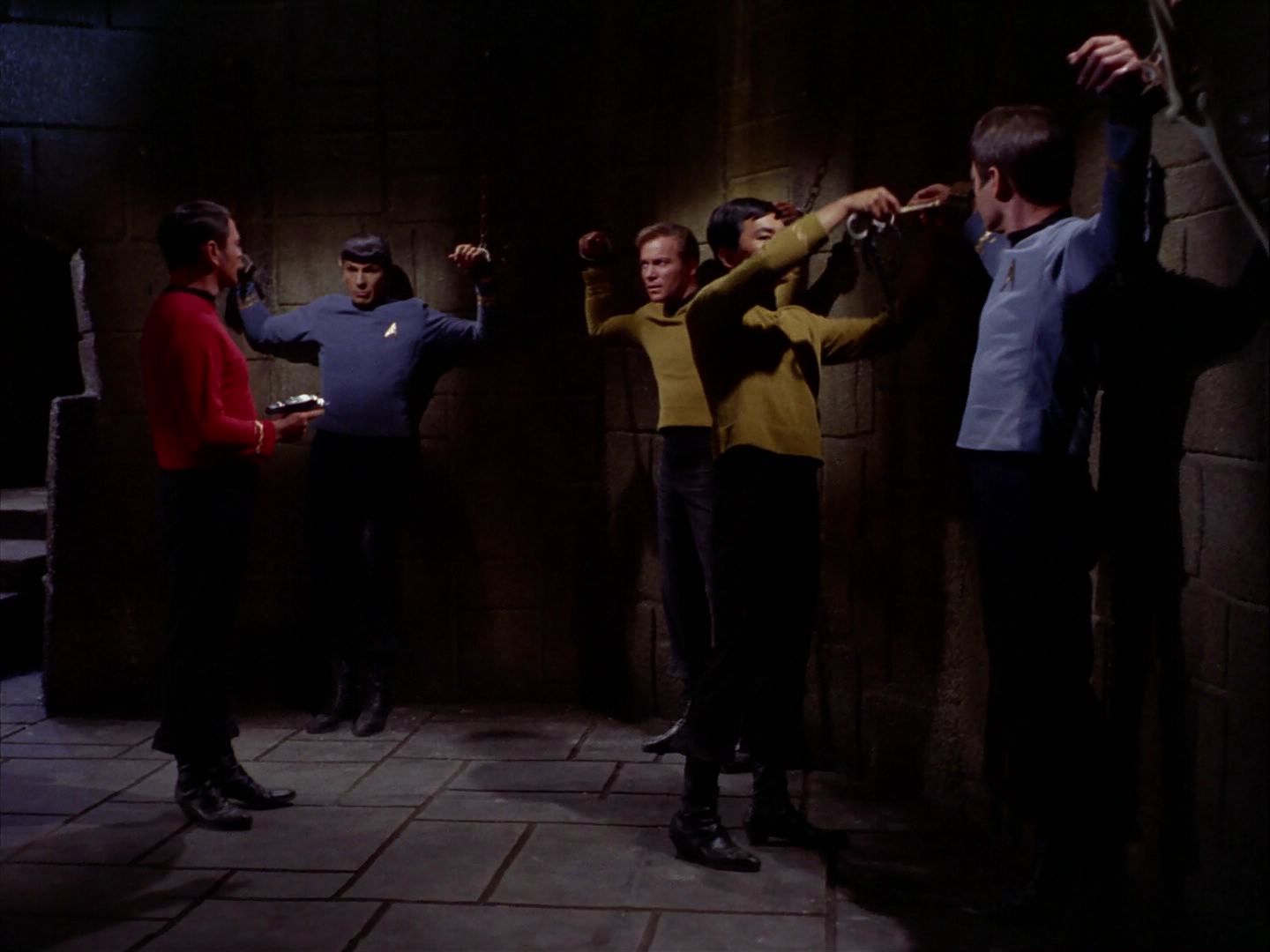 ariane179254_StarTrek_2x07_Catspaw_1111.jpg