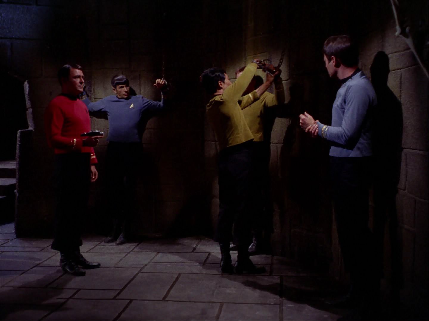 ariane179254_StarTrek_2x07_Catspaw_1123.jpg