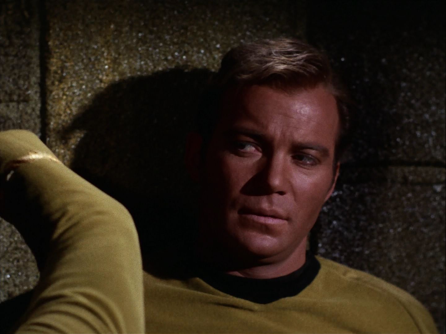 ariane179254_StarTrek_2x07_Catspaw_1130.jpg