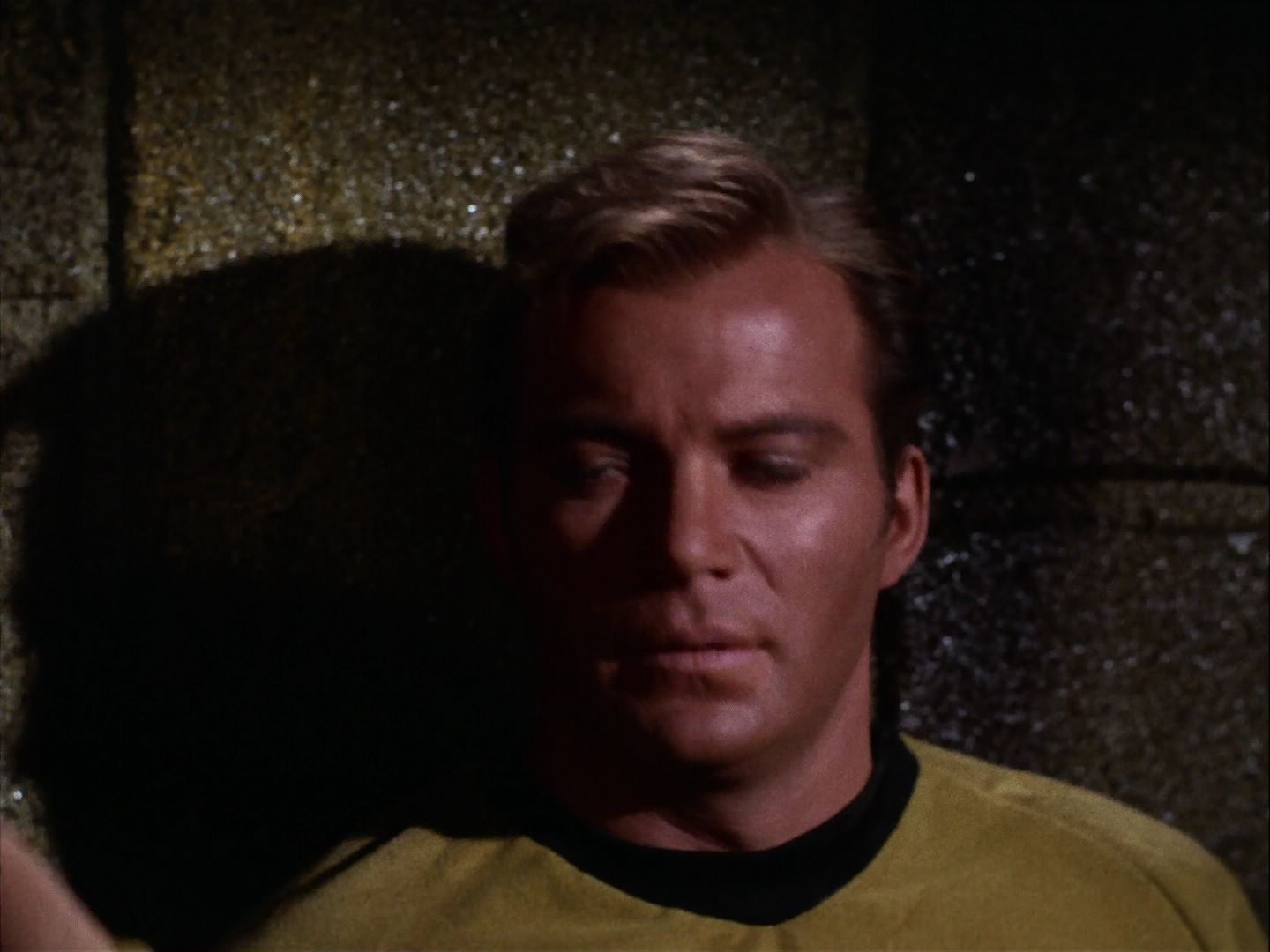 ariane179254_StarTrek_2x07_Catspaw_1132.jpg