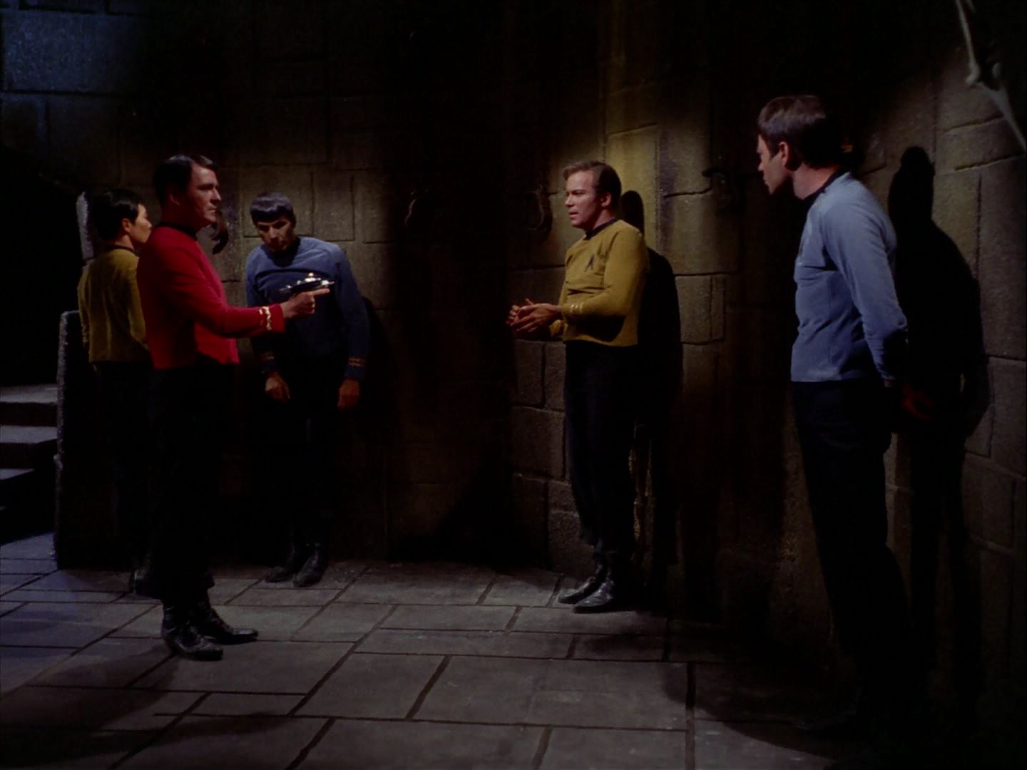 ariane179254_StarTrek_2x07_Catspaw_1145.jpg