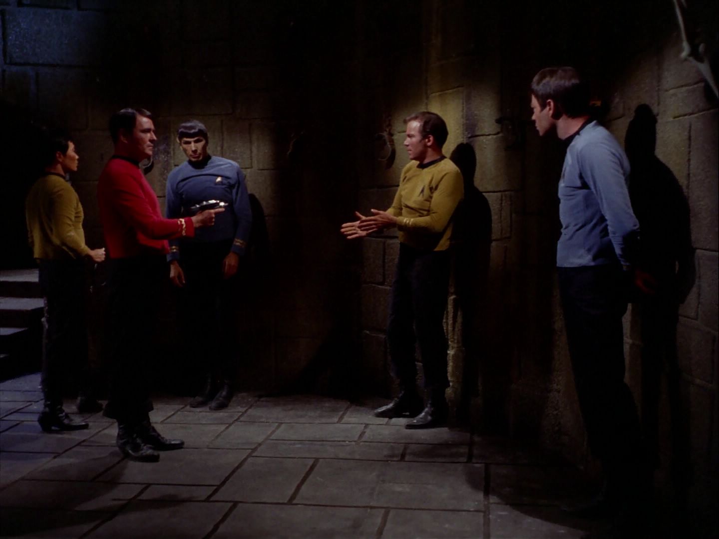 ariane179254_StarTrek_2x07_Catspaw_1146.jpg