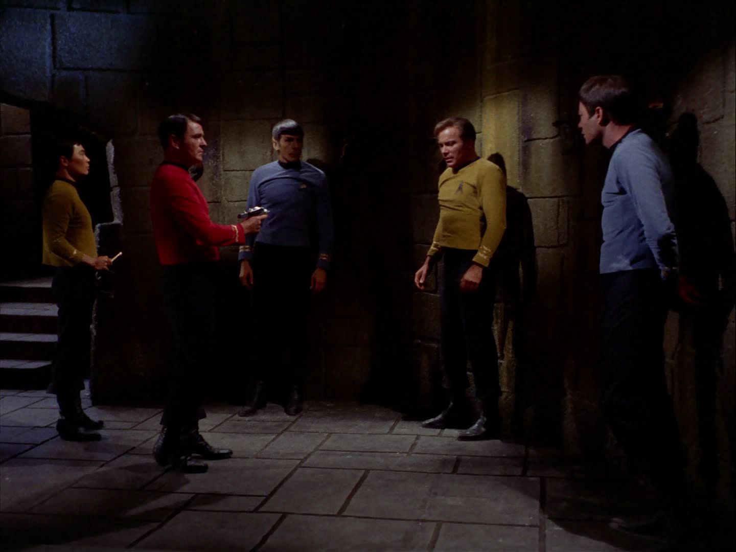 ariane179254_StarTrek_2x07_Catspaw_1148.jpg