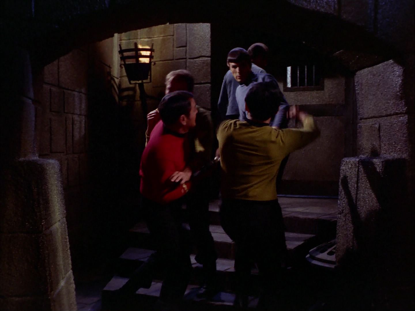 ariane179254_StarTrek_2x07_Catspaw_1162.jpg