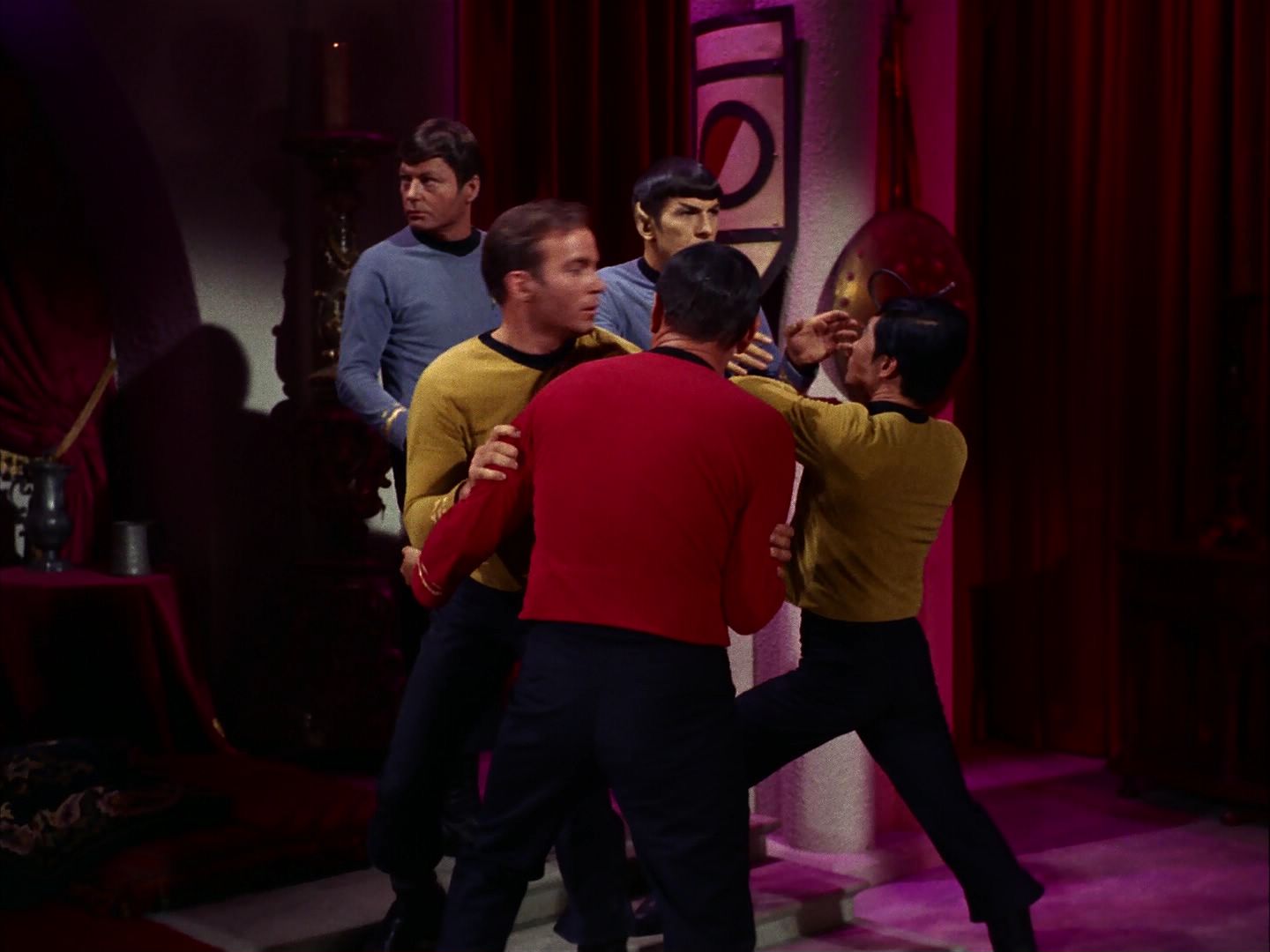 ariane179254_StarTrek_2x07_Catspaw_1167.jpg