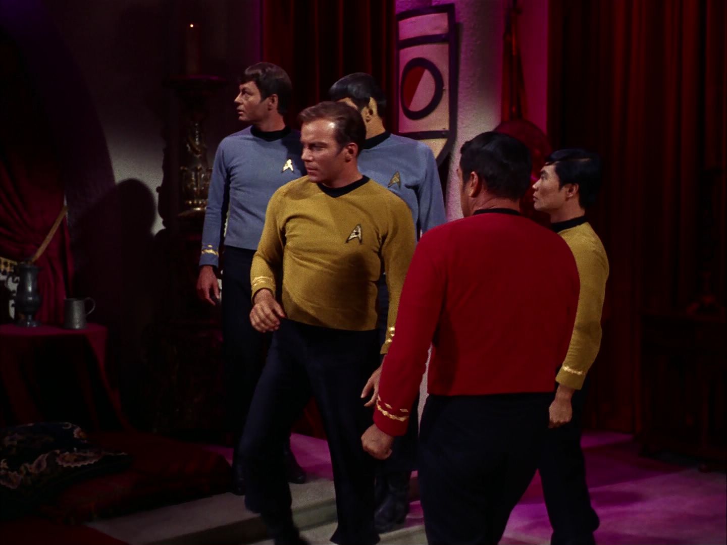ariane179254_StarTrek_2x07_Catspaw_1175.jpg