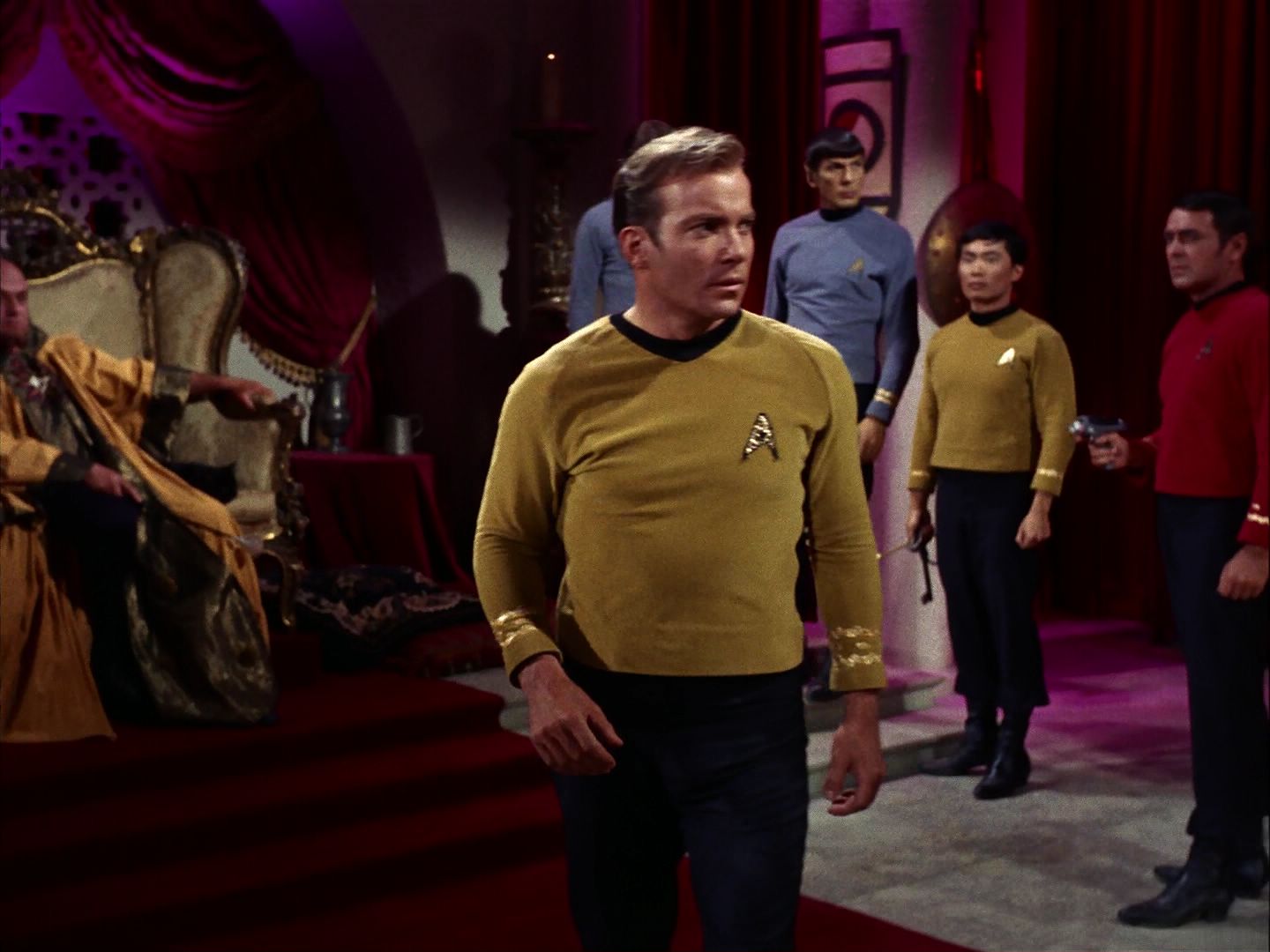 ariane179254_StarTrek_2x07_Catspaw_1182.jpg