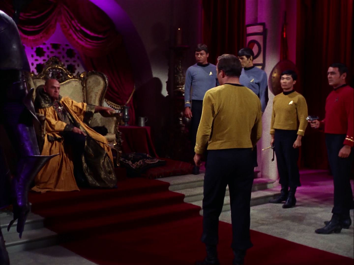 ariane179254_StarTrek_2x07_Catspaw_1194.jpg