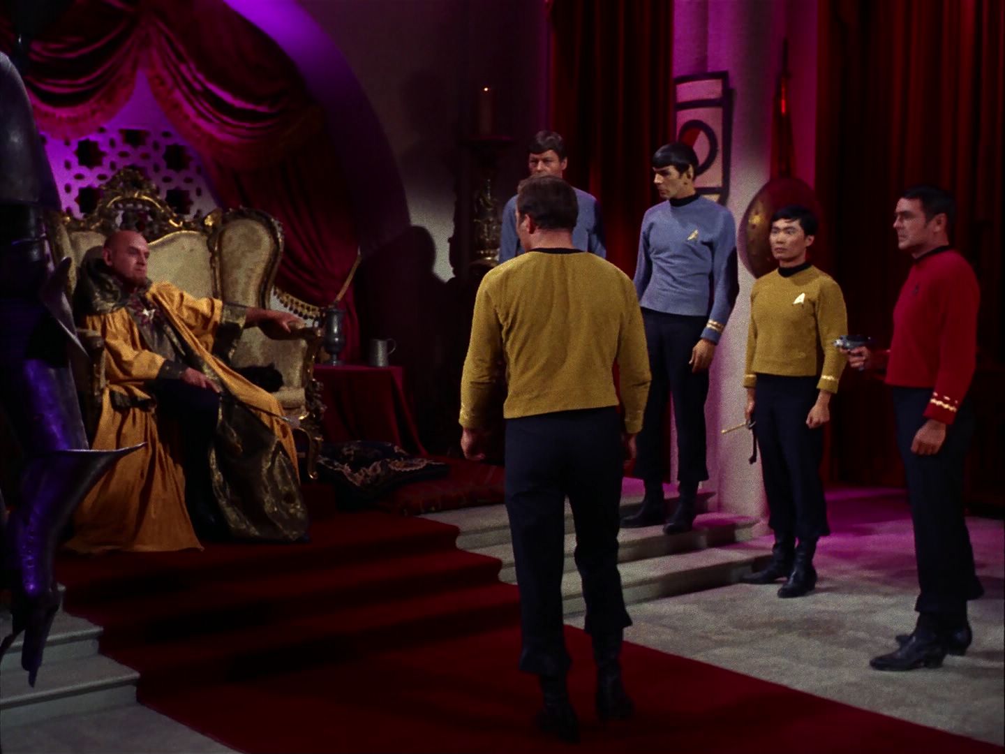 ariane179254_StarTrek_2x07_Catspaw_1195.jpg