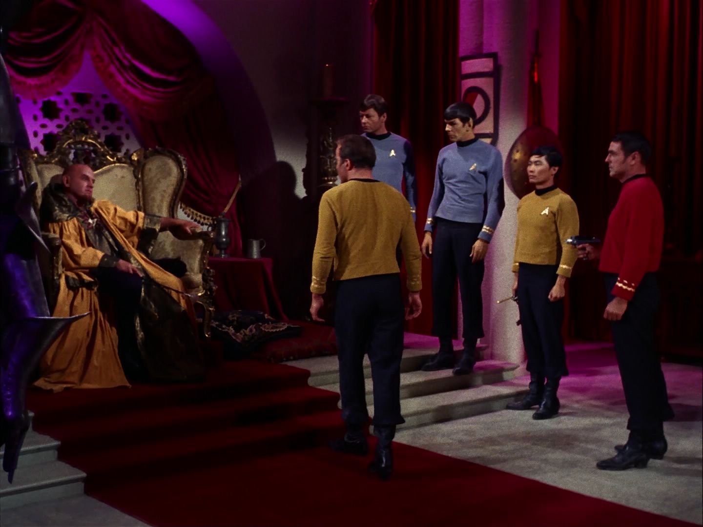 ariane179254_StarTrek_2x07_Catspaw_1197.jpg