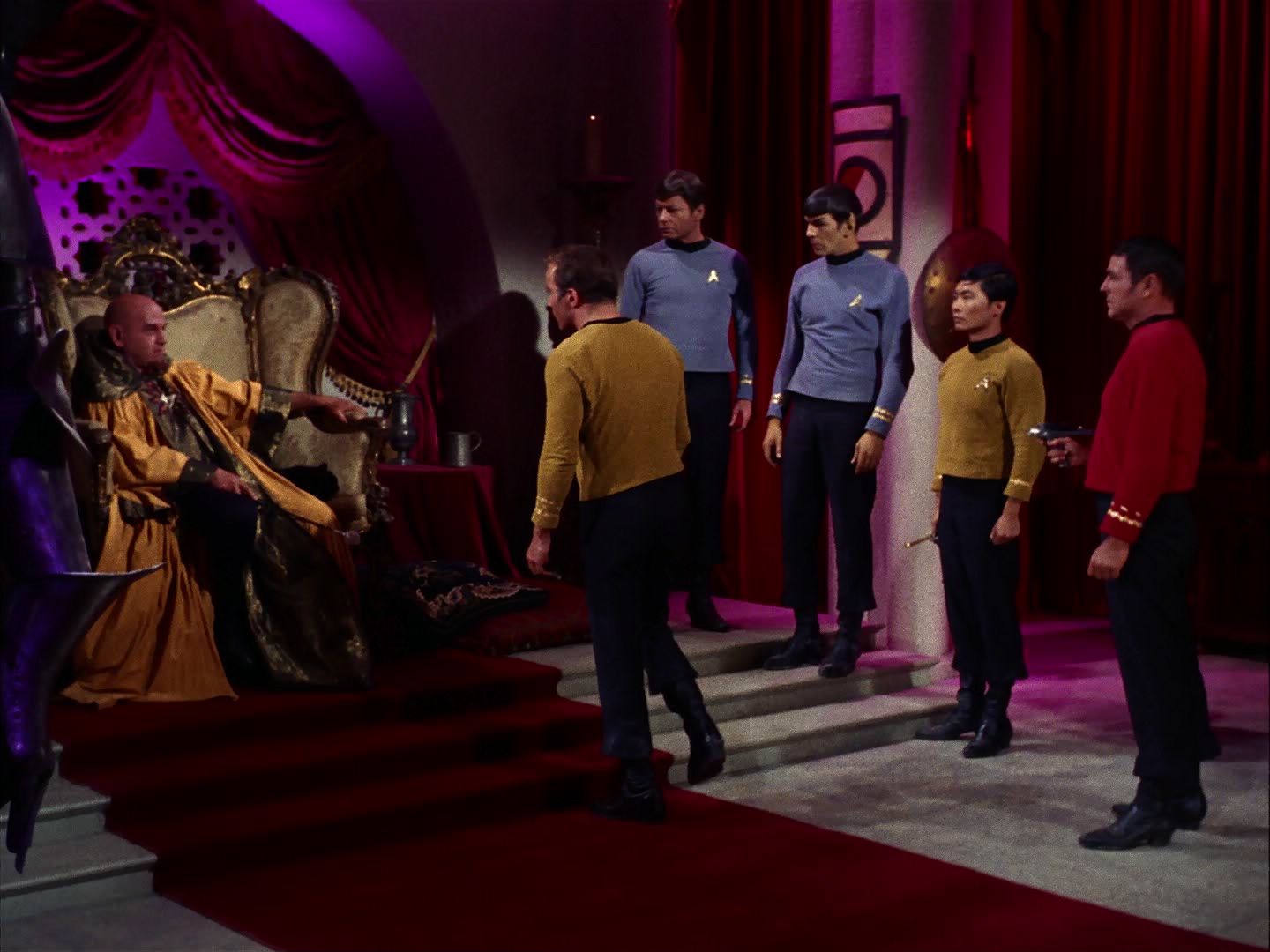 ariane179254_StarTrek_2x07_Catspaw_1198.jpg