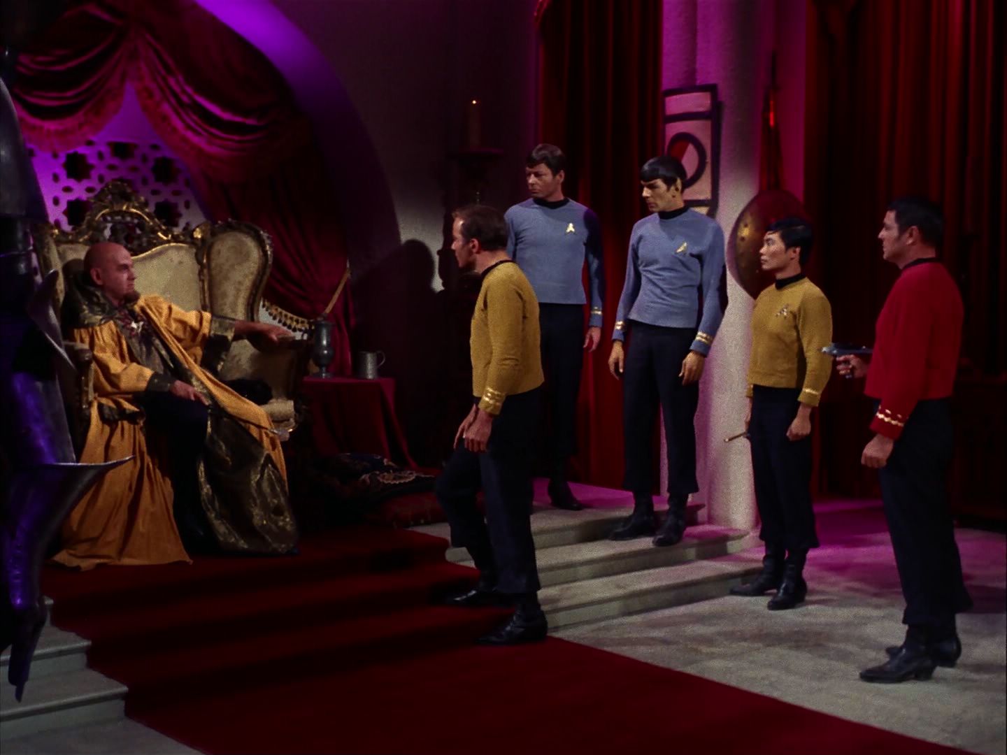 ariane179254_StarTrek_2x07_Catspaw_1201.jpg