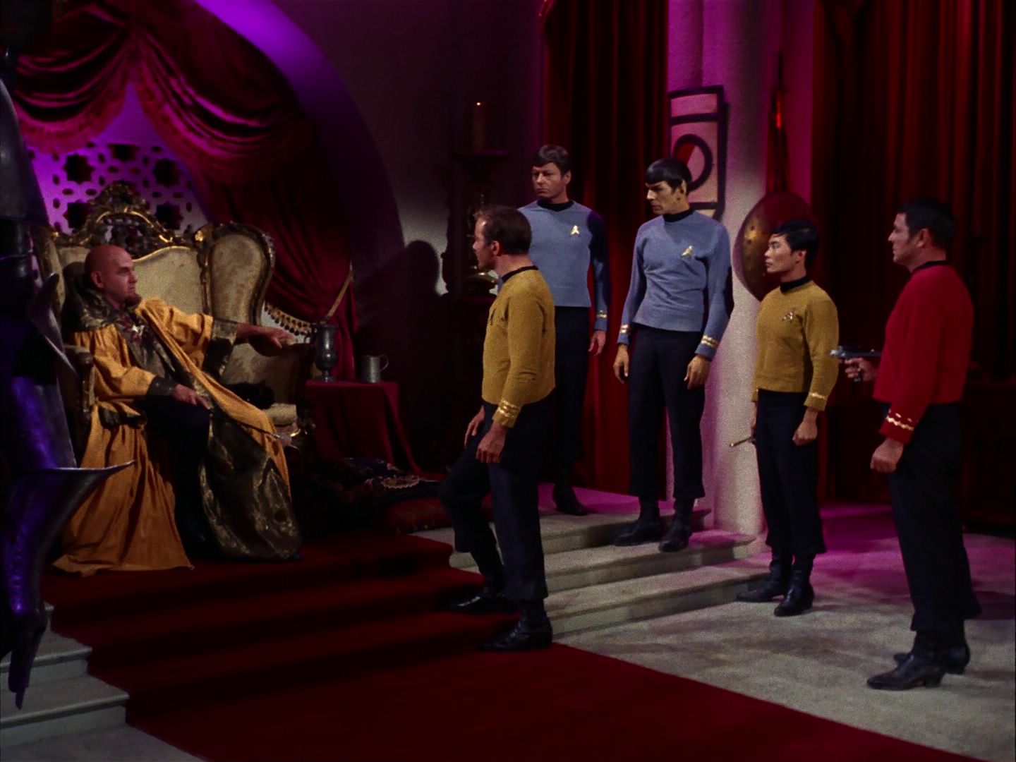 ariane179254_StarTrek_2x07_Catspaw_1202.jpg