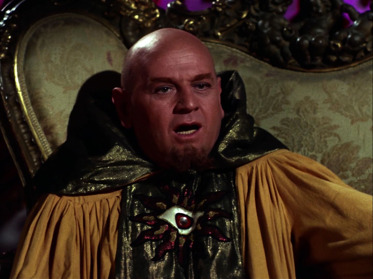 ariane179254_StarTrek_2x07_Catspaw_1211.jpg