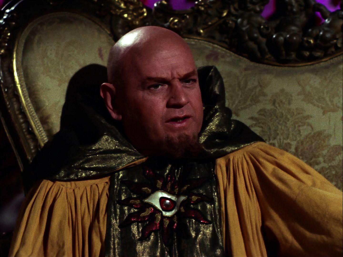 ariane179254_StarTrek_2x07_Catspaw_1213.jpg