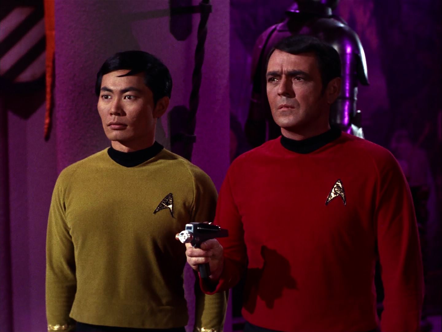 ariane179254_StarTrek_2x07_Catspaw_1221.jpg