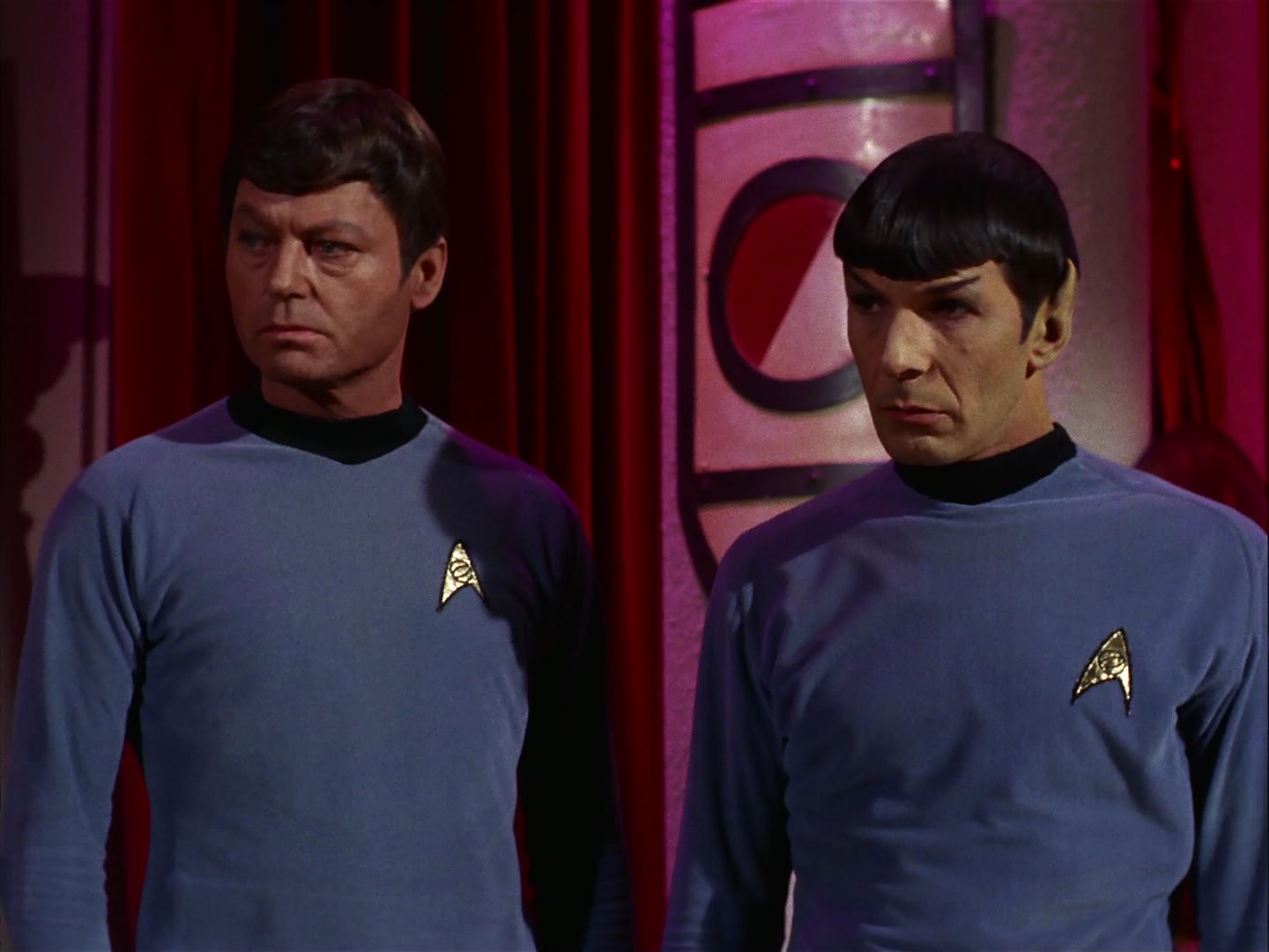 ariane179254_StarTrek_2x07_Catspaw_1231.jpg