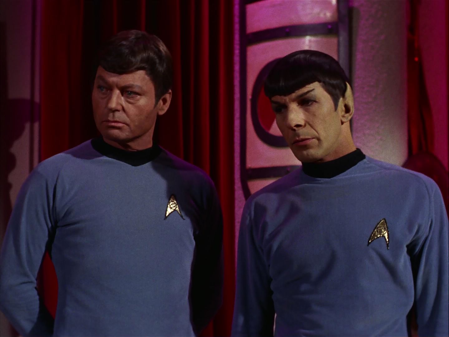 ariane179254_StarTrek_2x07_Catspaw_1249.jpg