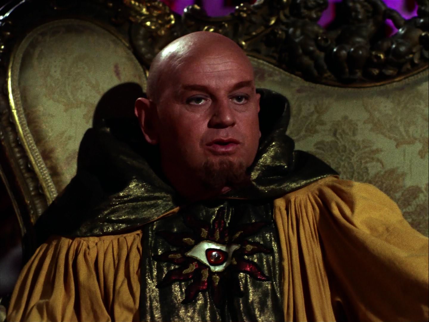 ariane179254_StarTrek_2x07_Catspaw_1252.jpg