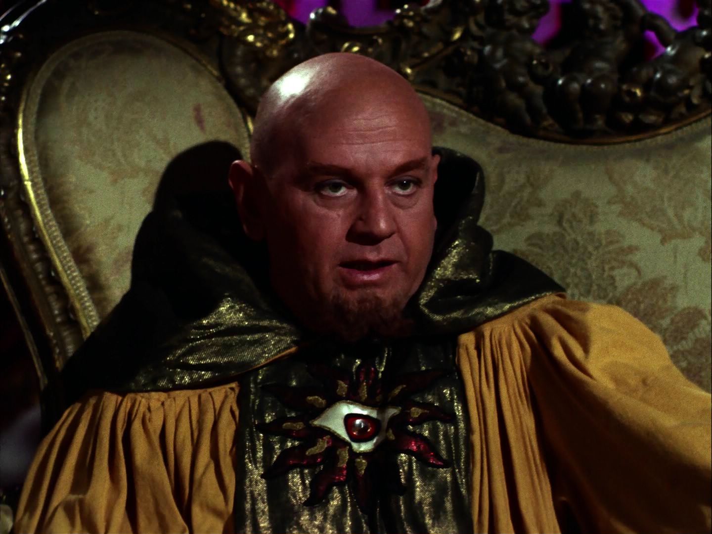 ariane179254_StarTrek_2x07_Catspaw_1257.jpg