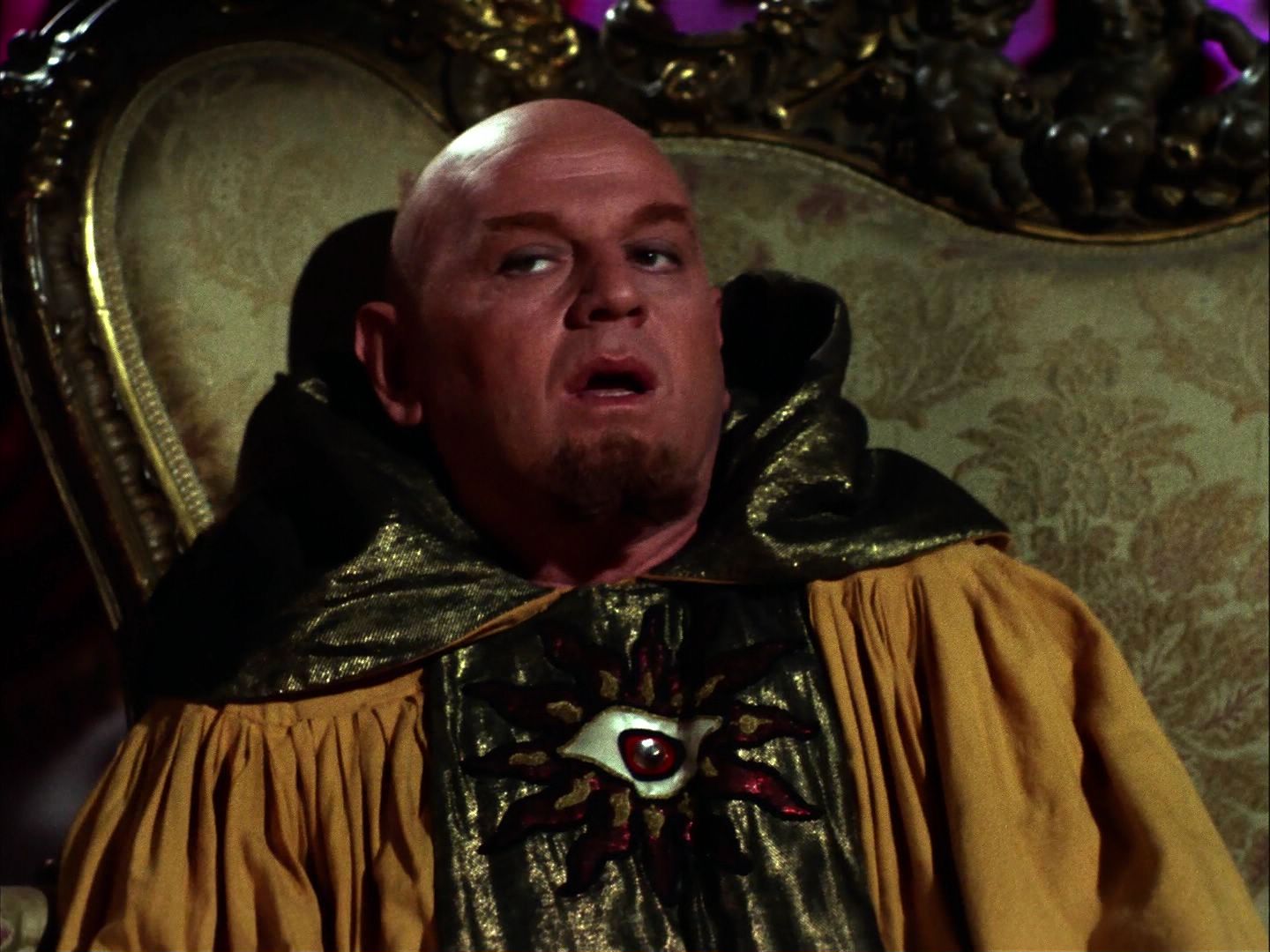 ariane179254_StarTrek_2x07_Catspaw_1287.jpg