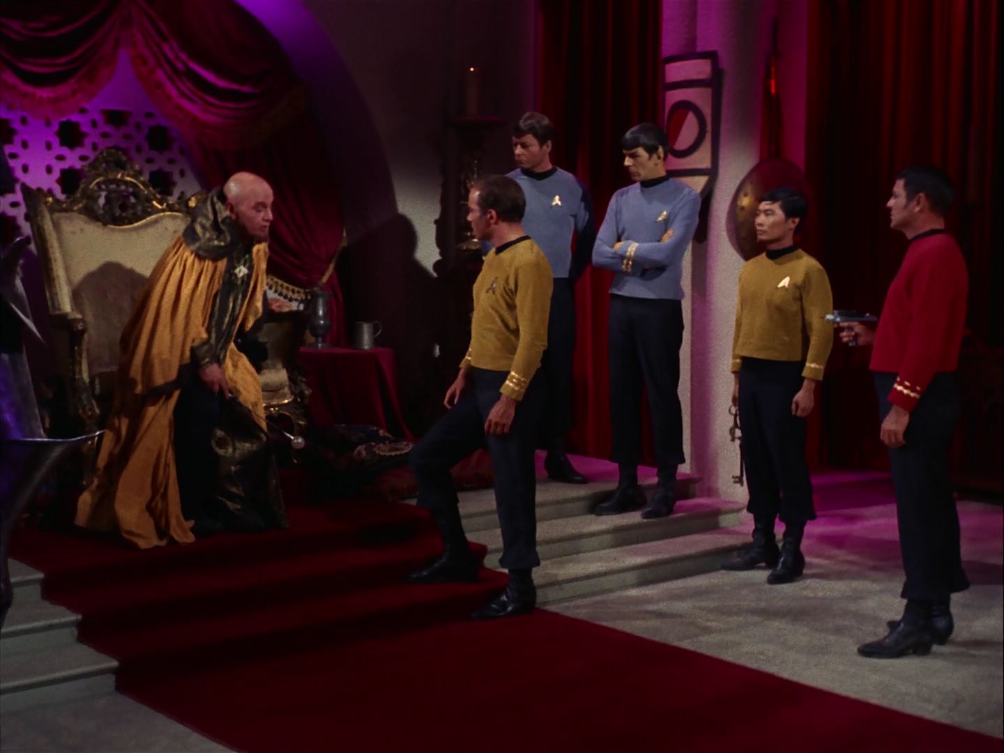 ariane179254_StarTrek_2x07_Catspaw_1306.jpg