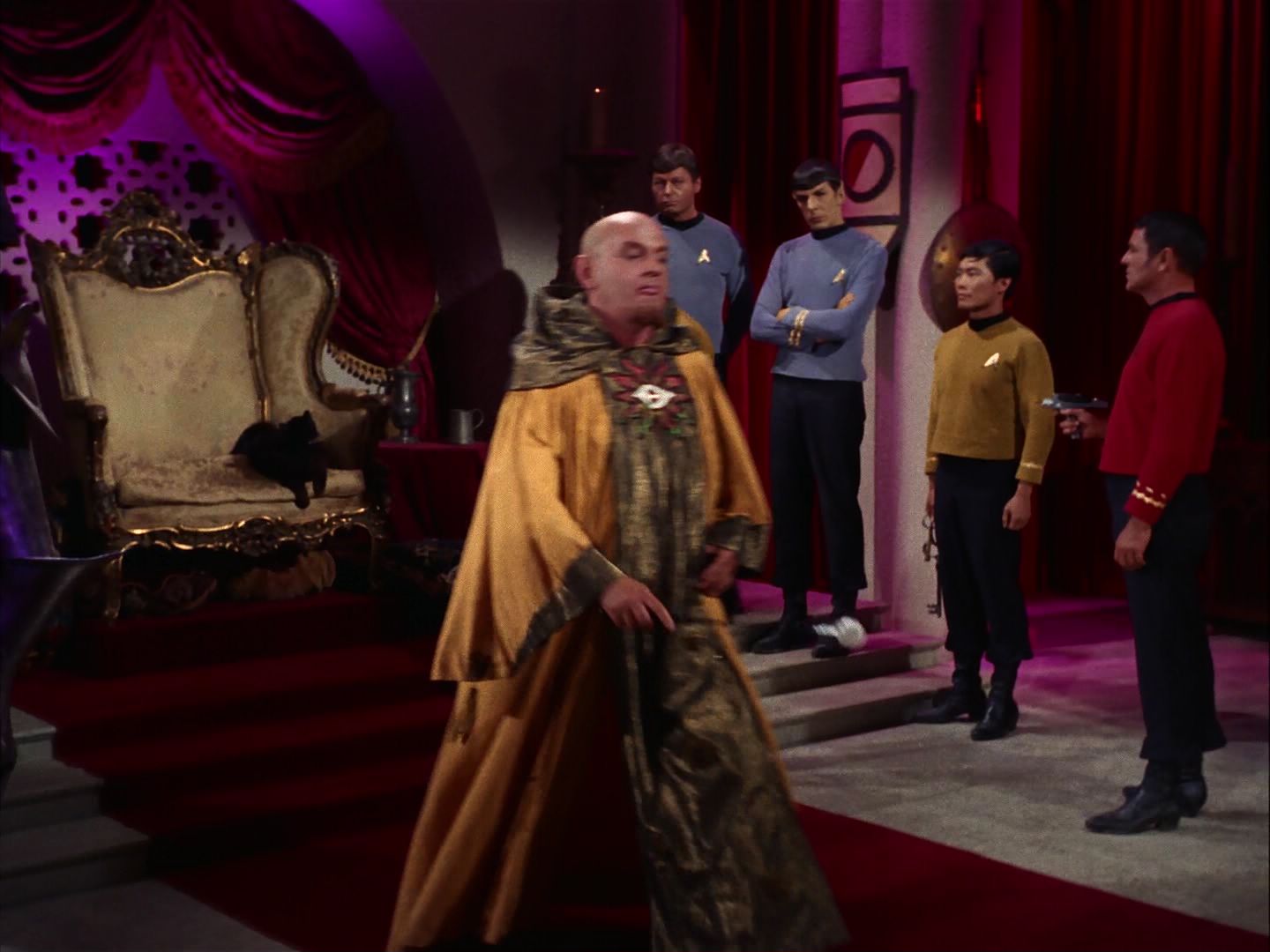 ariane179254_StarTrek_2x07_Catspaw_1309.jpg