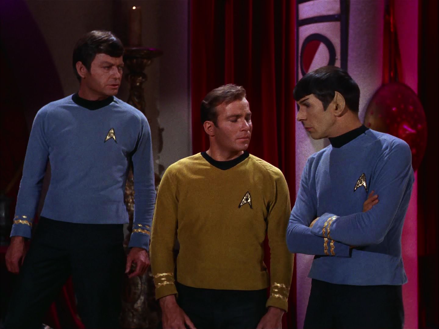 ariane179254_StarTrek_2x07_Catspaw_1328.jpg
