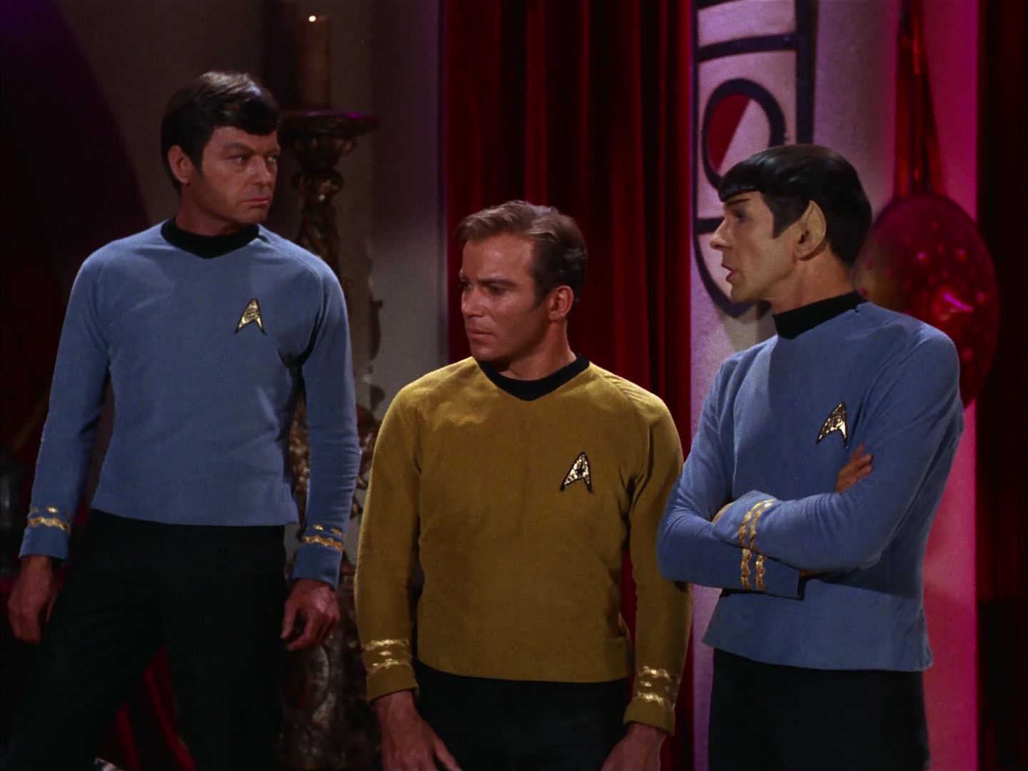 ariane179254_StarTrek_2x07_Catspaw_1331.jpg