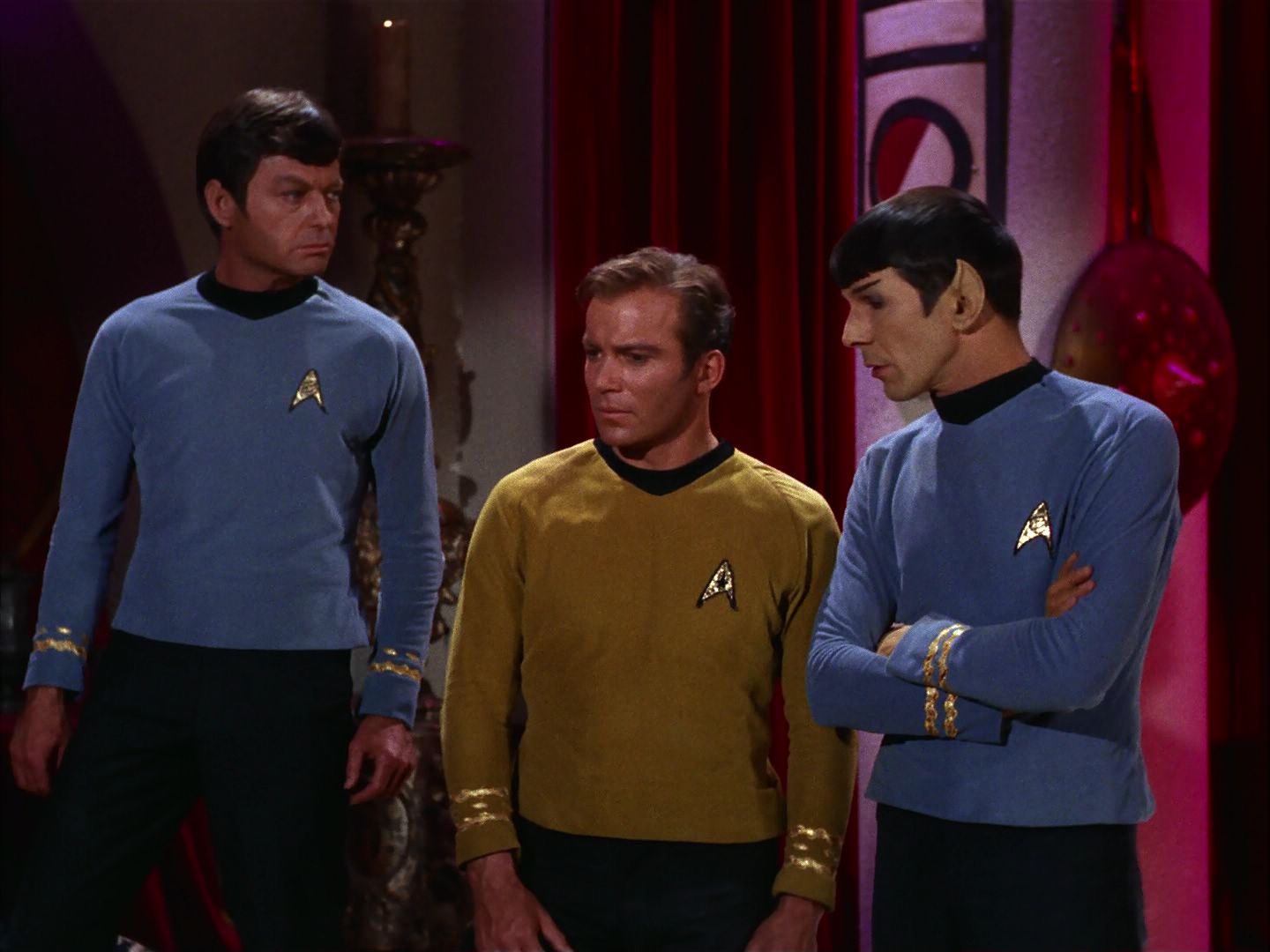 ariane179254_StarTrek_2x07_Catspaw_1332.jpg