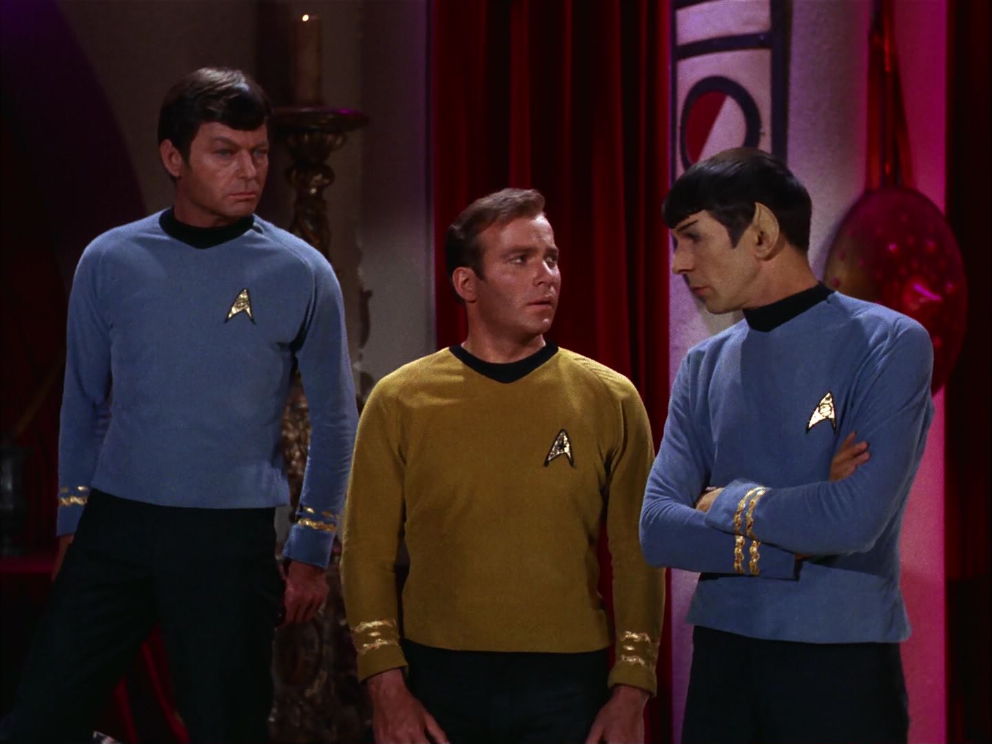 ariane179254_StarTrek_2x07_Catspaw_1334.jpg