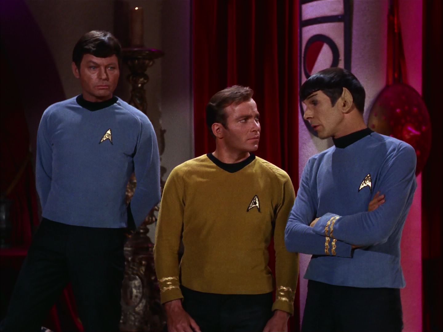 ariane179254_StarTrek_2x07_Catspaw_1341.jpg