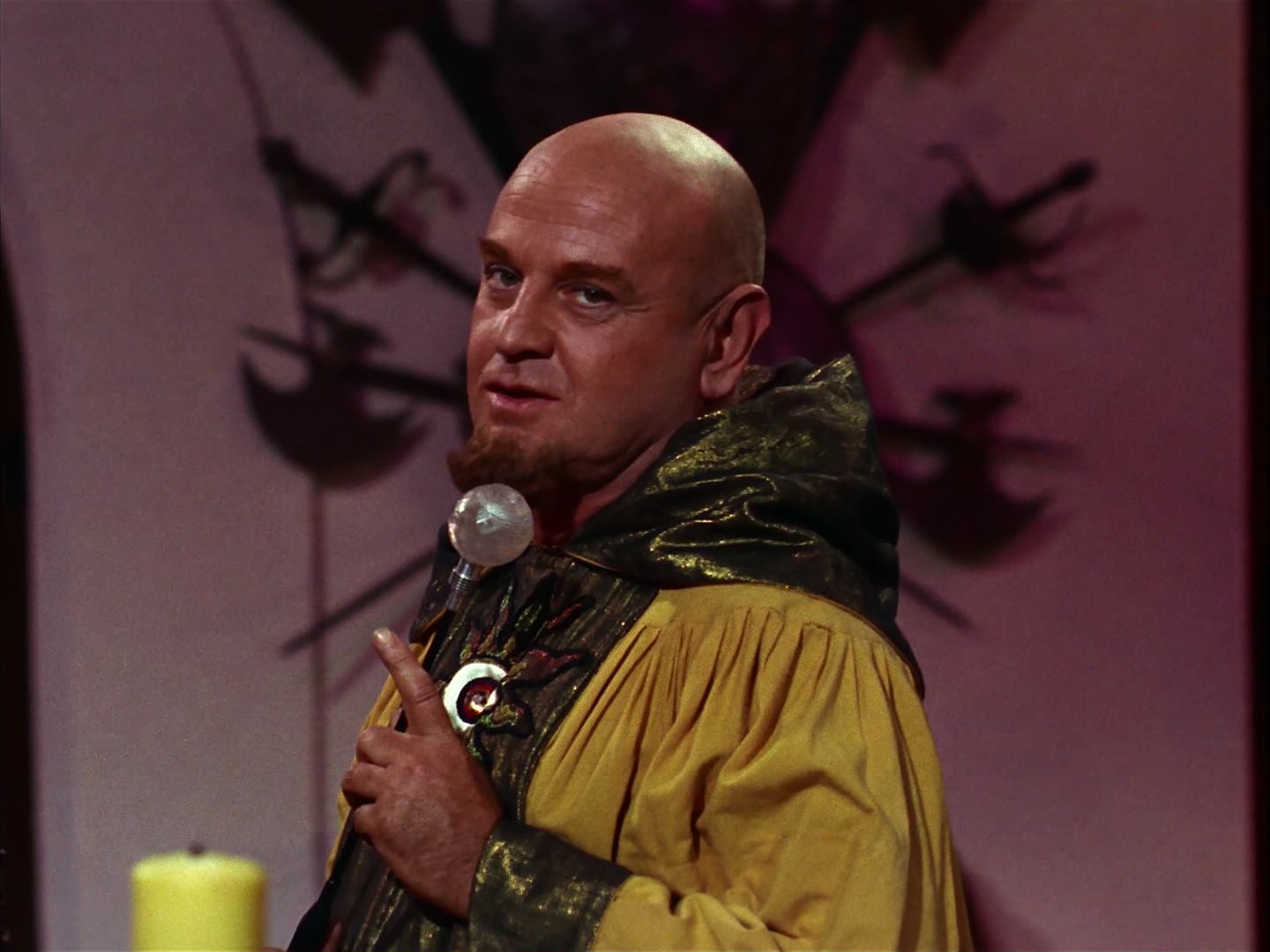 ariane179254_StarTrek_2x07_Catspaw_1351.jpg