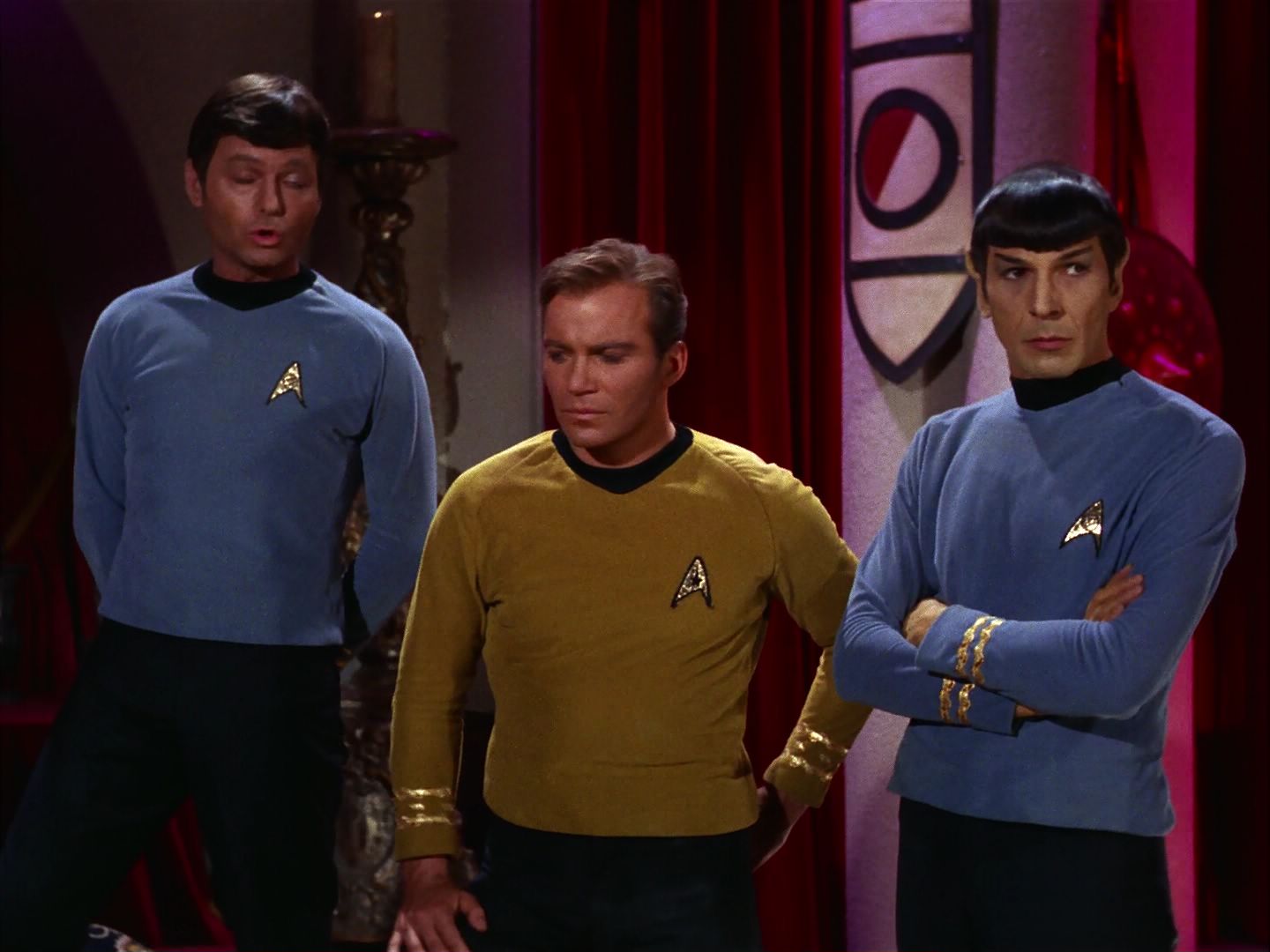 ariane179254_StarTrek_2x07_Catspaw_1361.jpg