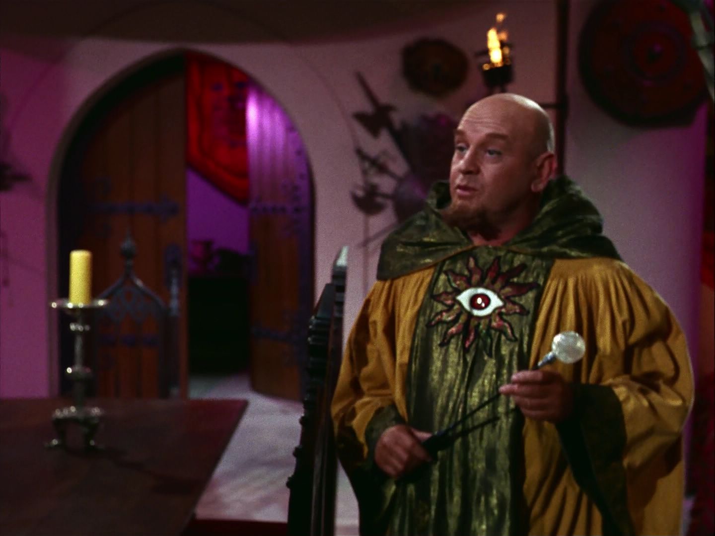 ariane179254_StarTrek_2x07_Catspaw_1369.jpg