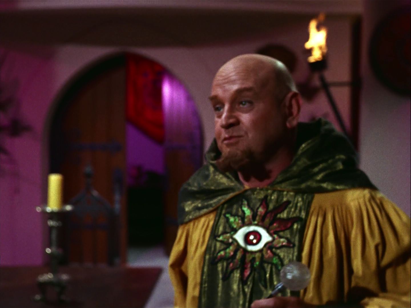 ariane179254_StarTrek_2x07_Catspaw_1370.jpg