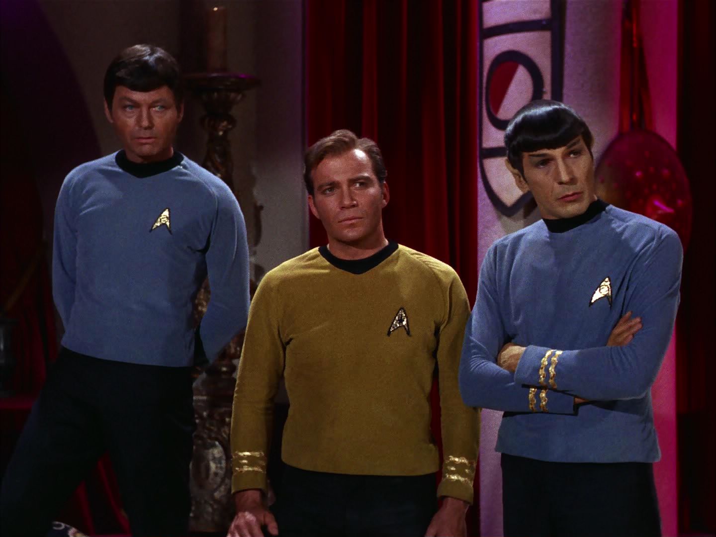 ariane179254_StarTrek_2x07_Catspaw_1373.jpg