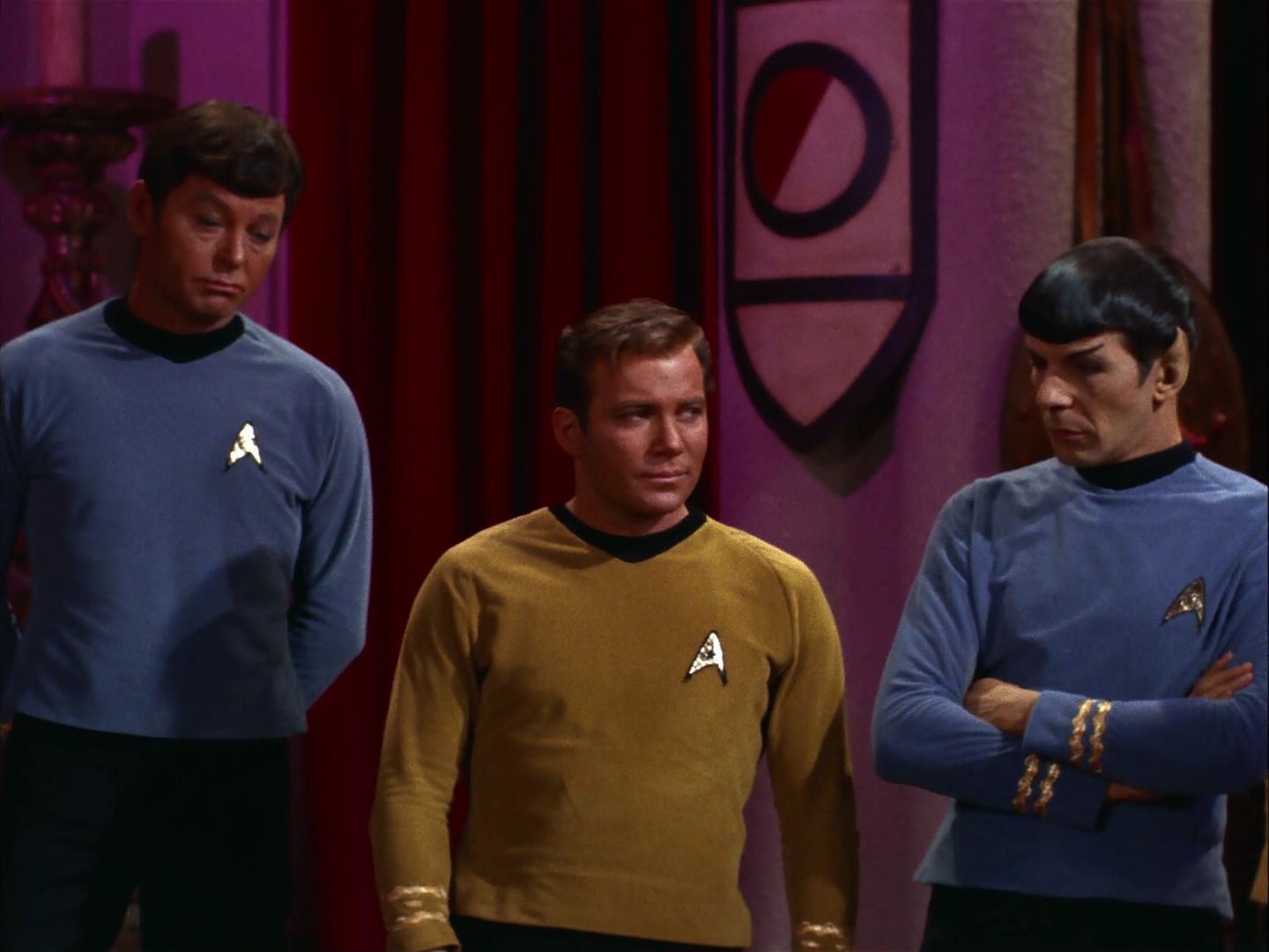 ariane179254_StarTrek_2x07_Catspaw_1394.jpg