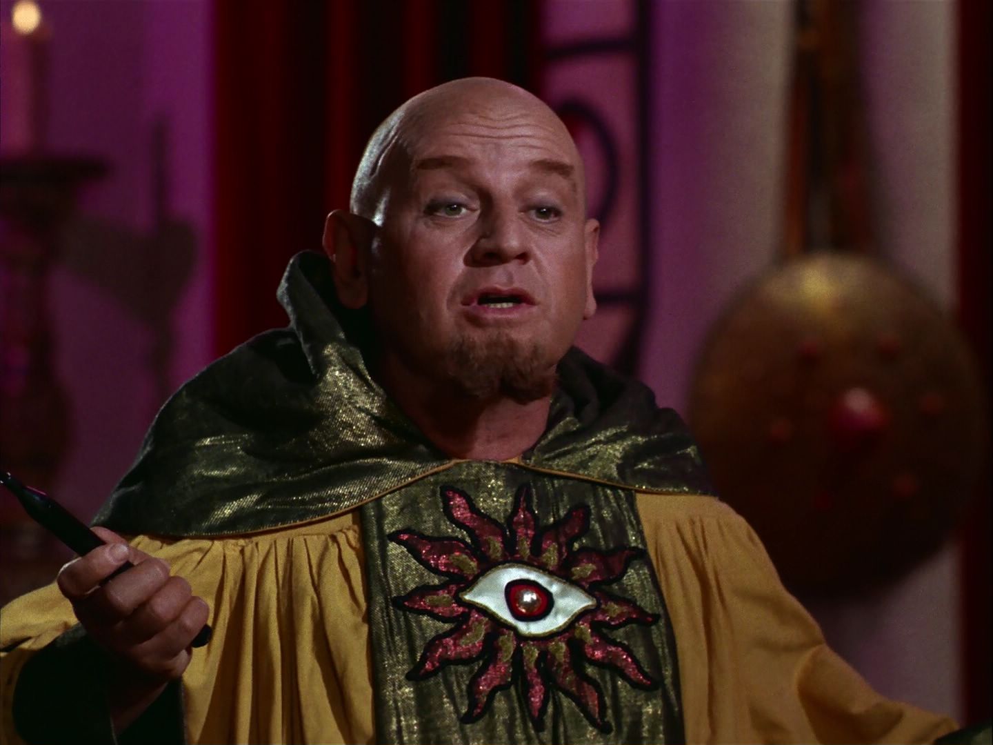 ariane179254_StarTrek_2x07_Catspaw_1412.jpg